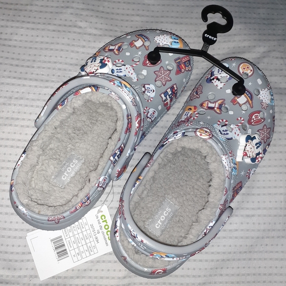 Crocs | Disney Christmas Crocs - Picture 2 of 6